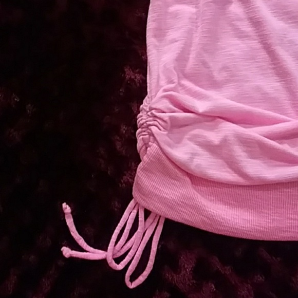 Pink back lace top - Picture 5 of 5